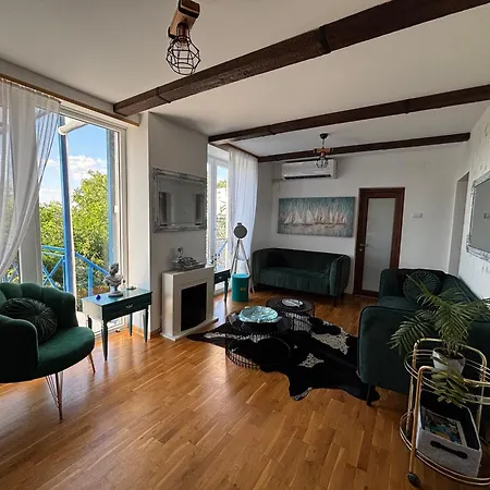 Vilă Santorini-novi Sad Rakovac