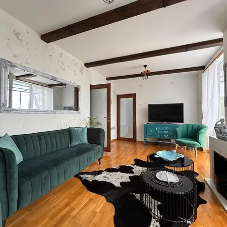 Santorini-novi Sad Vilă *