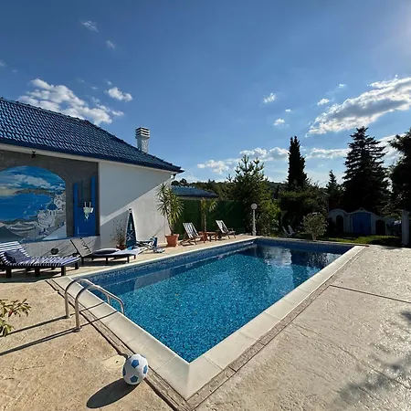 Santorini-novi Sad Vilă *